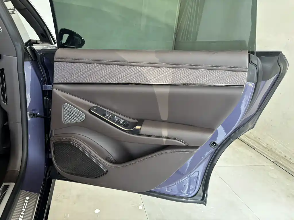 Denza Z9 2024 1100km four-wheel drive Ultra version купить на сайте DeffCars