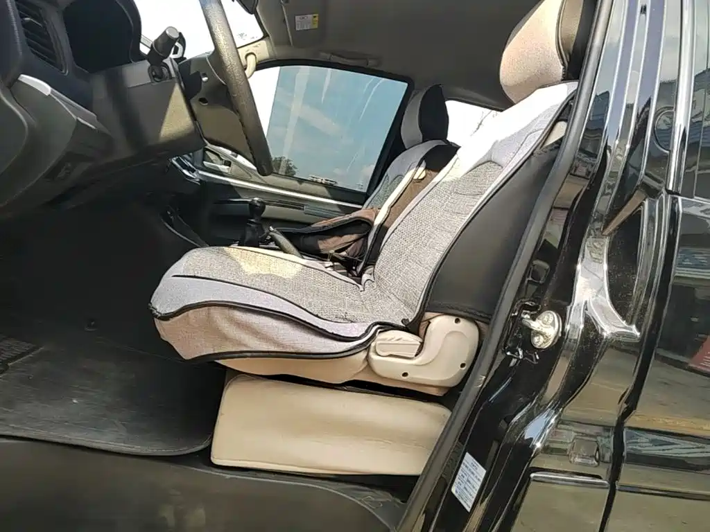 Lingzhi 2022 M5L 1.6L practical 7 seats купить на сайте DeffCars