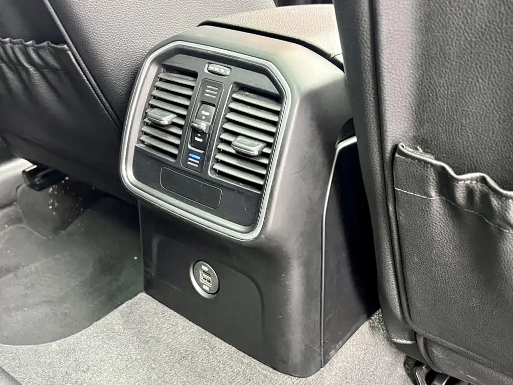 Macan 2017 2.0T купить на сайте DeffCars