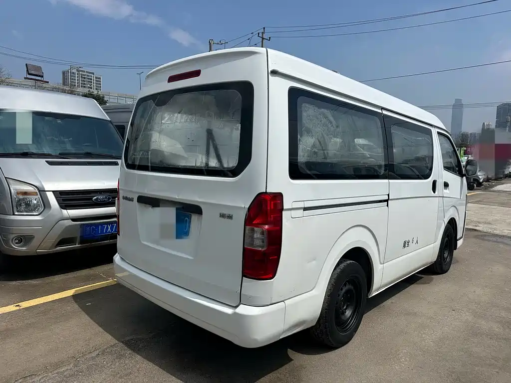 Jinbei Hiace 2016 2.0L luxury V19 купить на сайте DeffCars