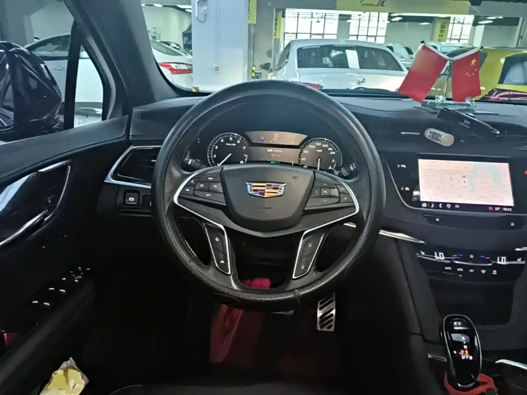 Cadillac XT5 2024 2.0T two-wheel drive fashion model купить на сайте DeffCars