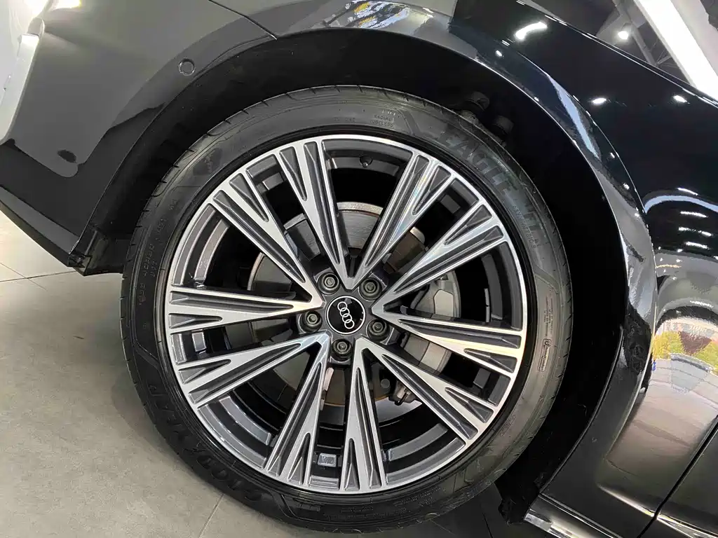 Audi A6L 2025 45 TFSI quattro premium dynamic model купить на сайте DeffCars