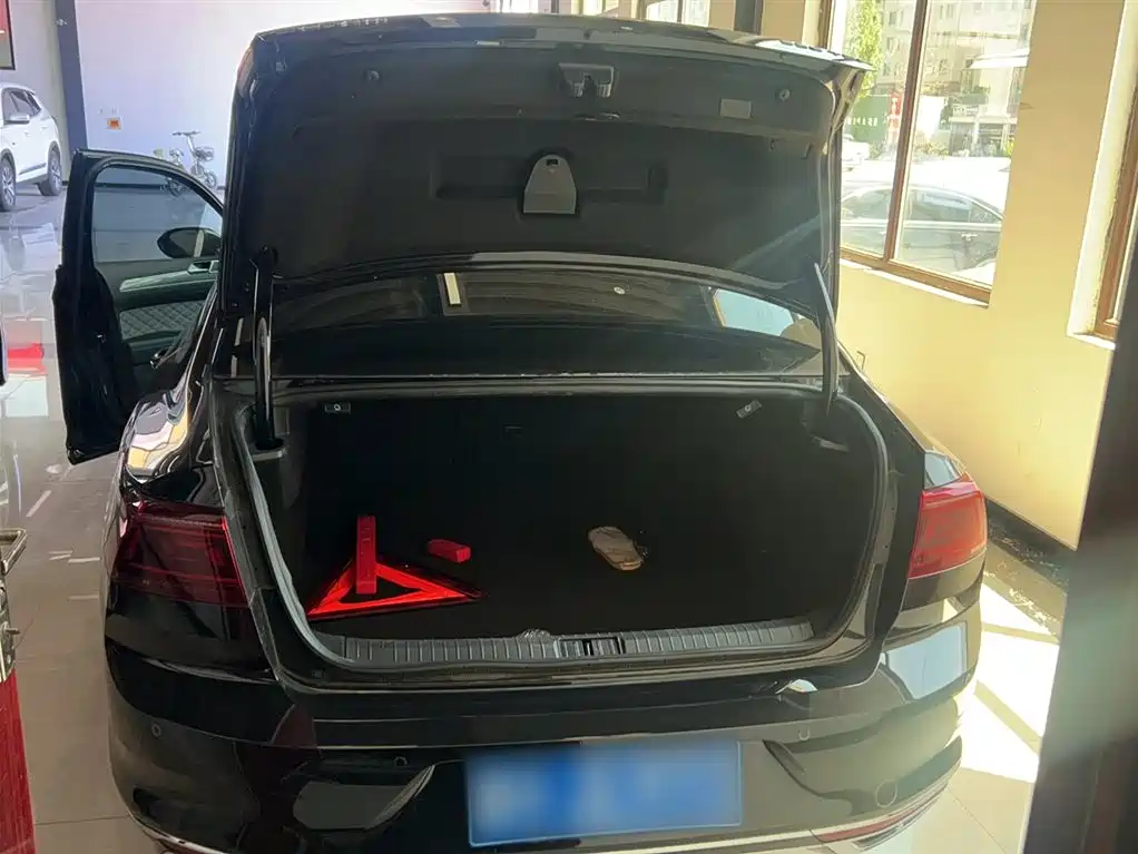Magotan 2023 2 million commemorative edition 330TSI DSG leading model купить на сайте DeffCars