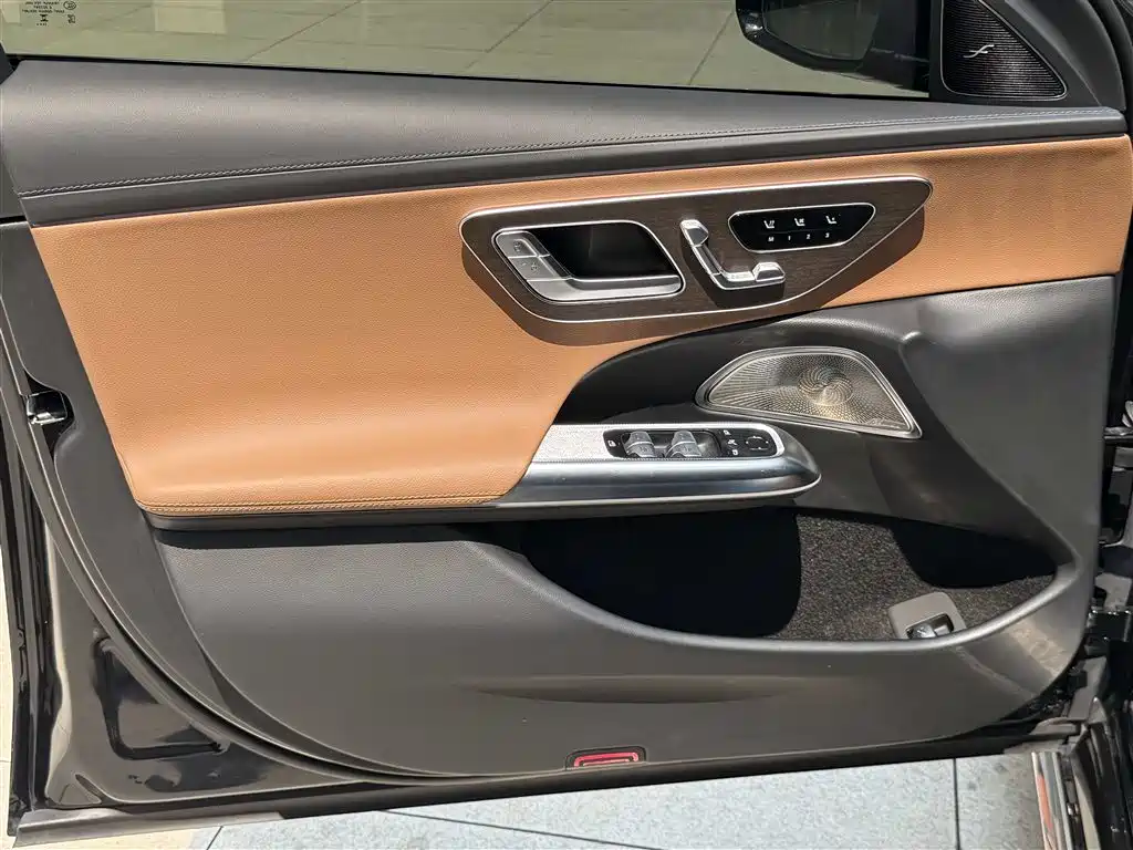 Mercedes-Benz E-Class 2024 E 300 L Luxury Model купить на сайте DeffCars