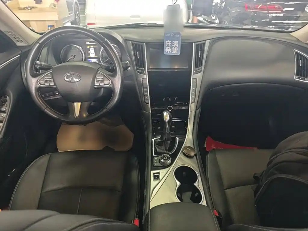 Infiniti Q50L 2016 2.0T Advanced Edition купить на сайте DeffCars
