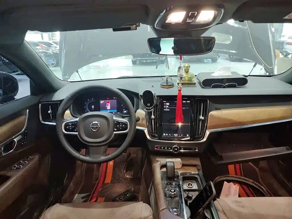 Volvo S90 2025 B5 Zhiyi Luxury Edition купить на сайте DeffCars