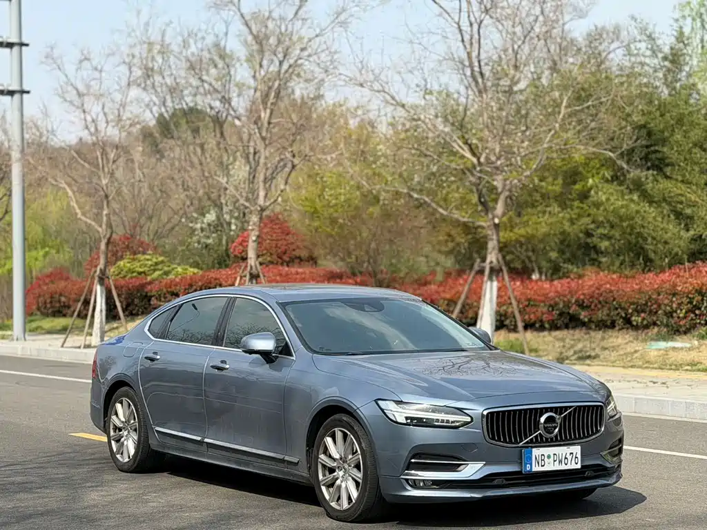 Volvo S90 2020 T5 Zhiyi Luxury Edition купить на сайте DeffCars