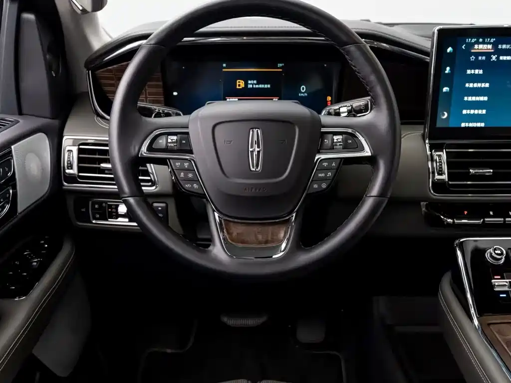 Navigator 2024 3.5T Presidential Edition купить на сайте DeffCars