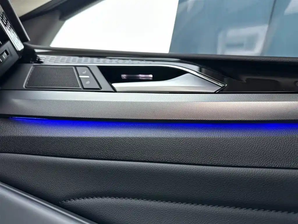 Passat 2023 facelift 380TSI luxury version купить на сайте DeffCars