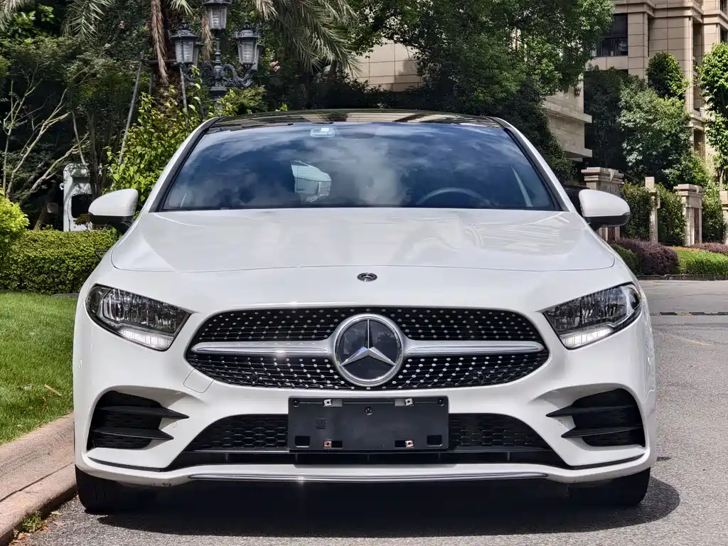 Mercedes-Benz A-Class 2020 facelift A 180 L sports sedan купить на сайте DeffCars