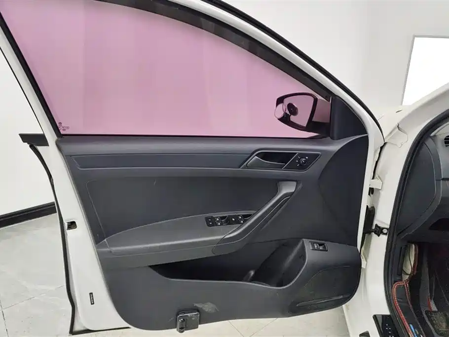Jetta 2017 1.4L manual fashion model купить на сайте DeffCars