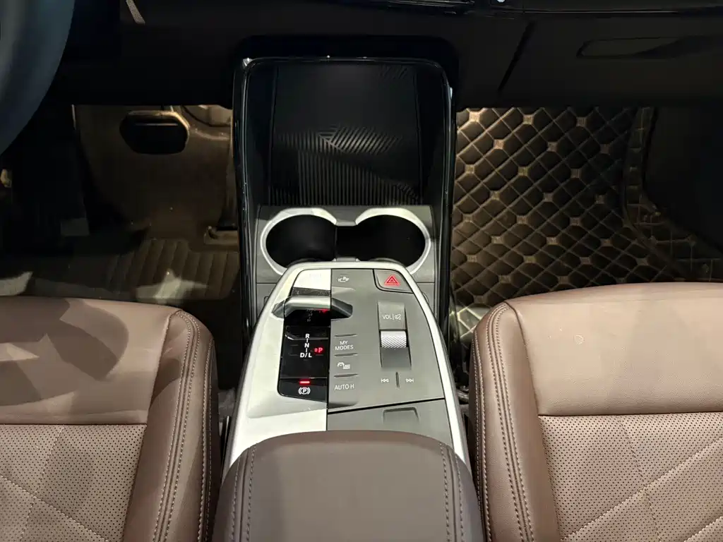 BMW X1 2023 sDrive20Li X Design Package купить на сайте DeffCars