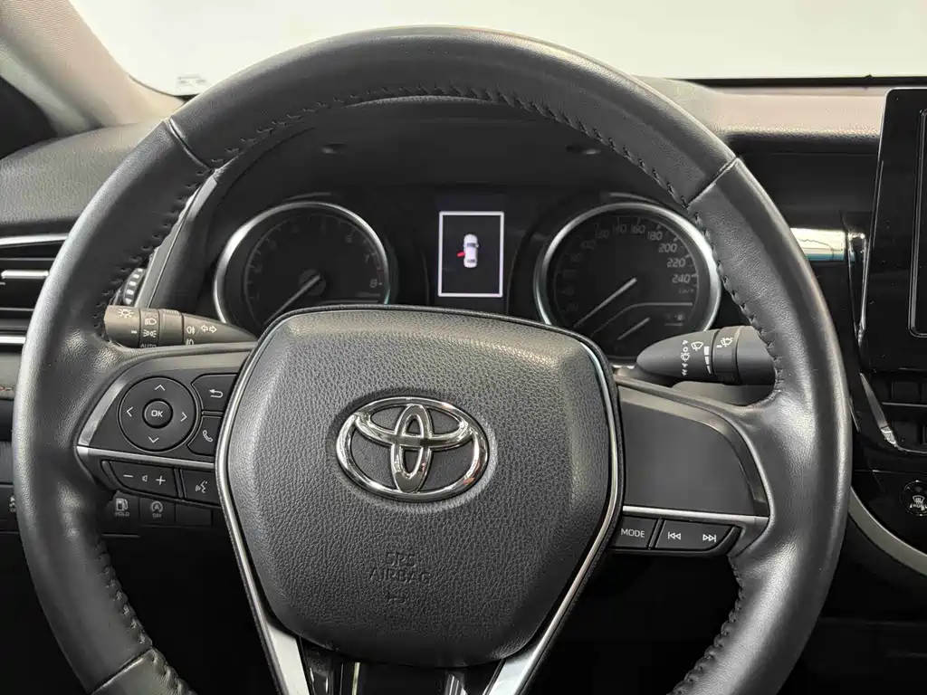 Camry 2022 2.0GVP Leading Edition купить на сайте DeffCars