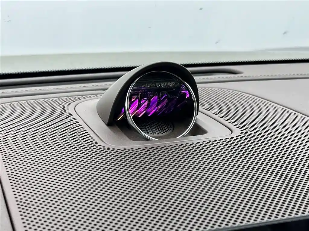 Wenjie M9 2024 extended range Ultra version 52kWh 5-seater version купить на сайте DeffCars