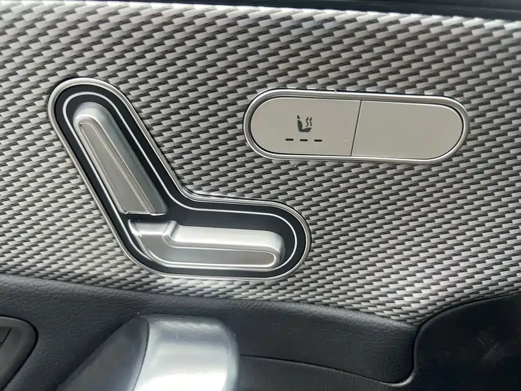 Mercedes A-Class 2022款 改款 A 180 L 运动轿车 купить на сайте DeffCars