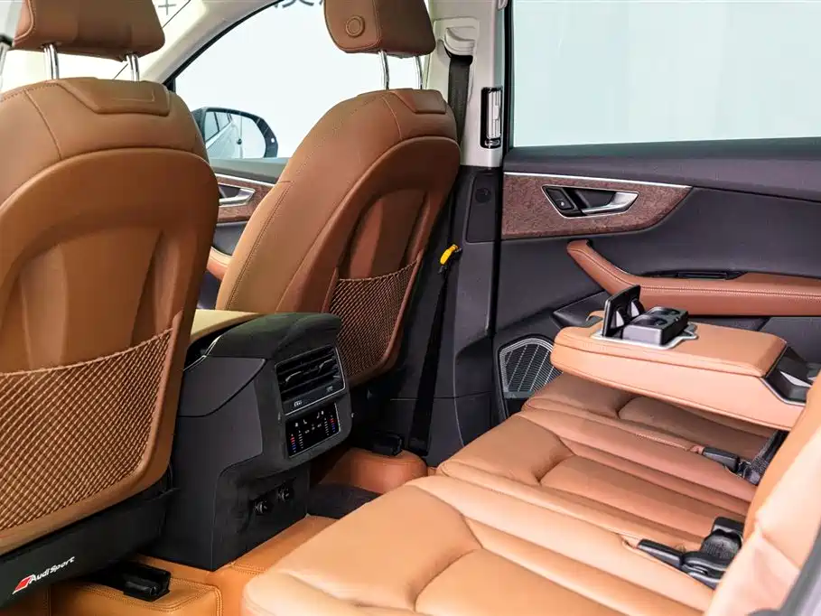 Audi Q7 2025 55 TFSI quattro S line sports купить на сайте DeffCars