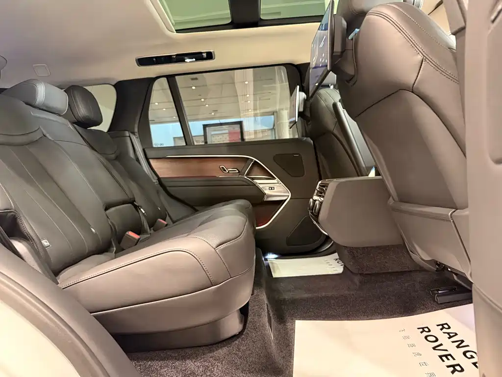 Range Rover 2024 3.0 L6 400PS Extended Edition купить на сайте DeffCars