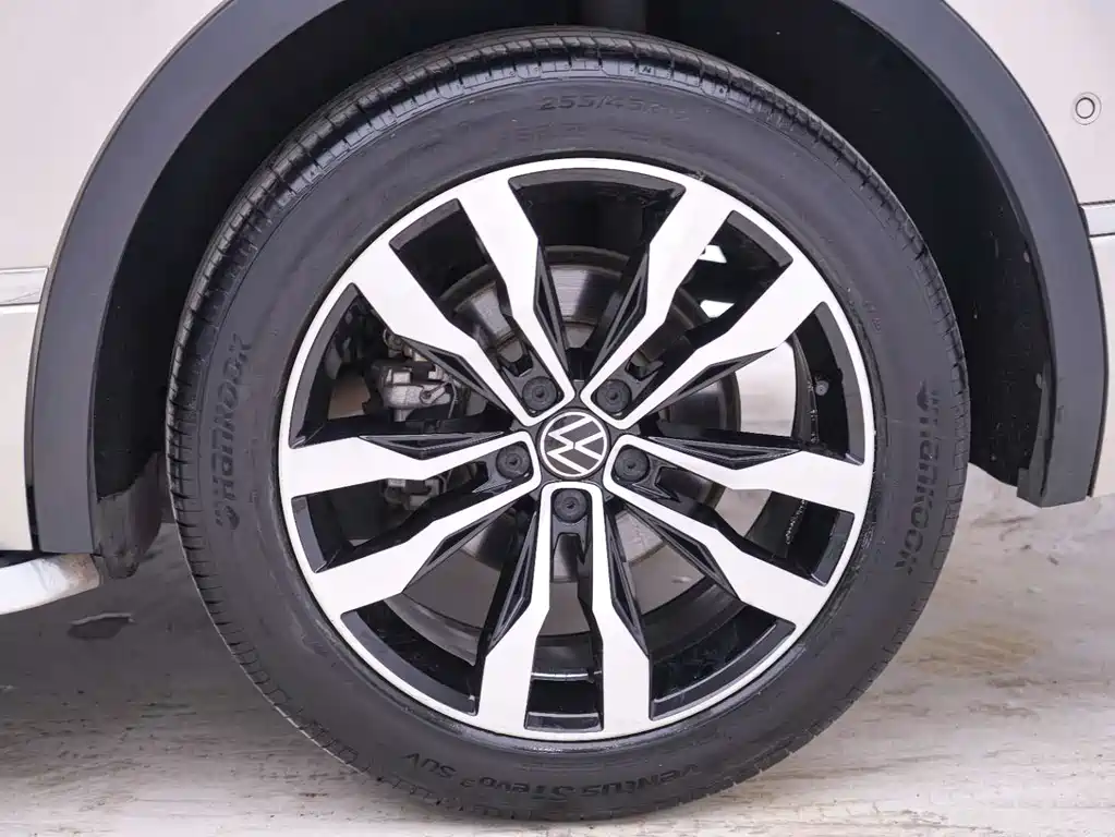 Tiguan L 2021 330TSI automatic two-wheel drive R-Line version купить на сайте DeffCars