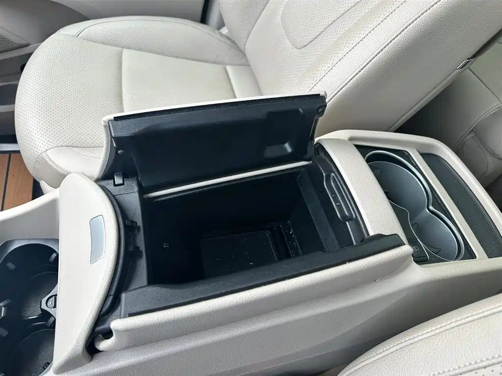 Mercedes-Benz V-Class 2022 V 260 Premium Edition купить на сайте DeffCars