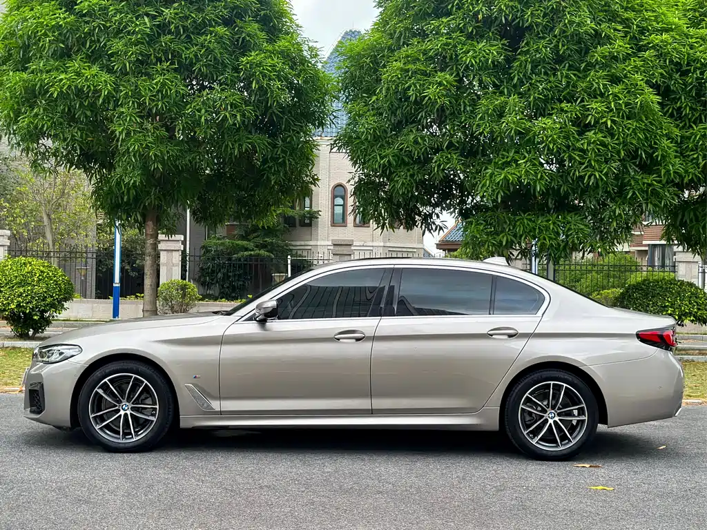 BMW 5 Series 2021 525Li M Sports Package купить на сайте DeffCars