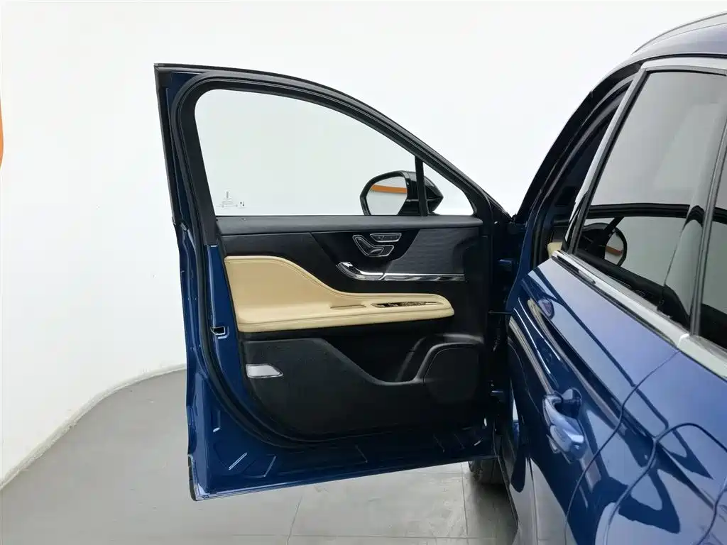 Adventurer 2022 2.0T Two-wheel drive Premium Edition купить на сайте DeffCars