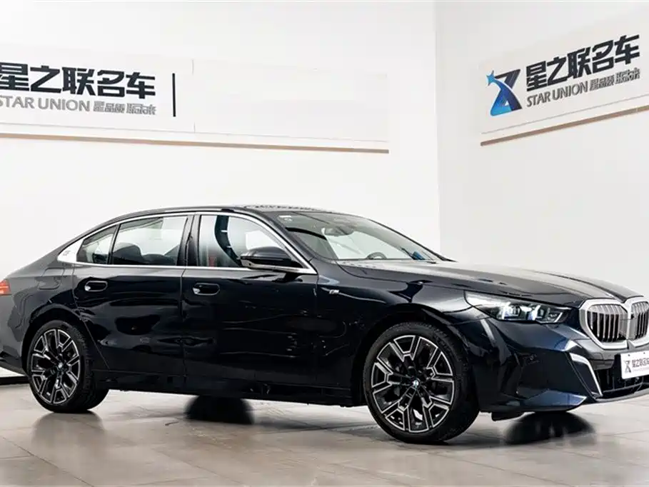 BMW 5 Series 2025 530Li Exclusive M Sports Package купить на сайте DeffCars
