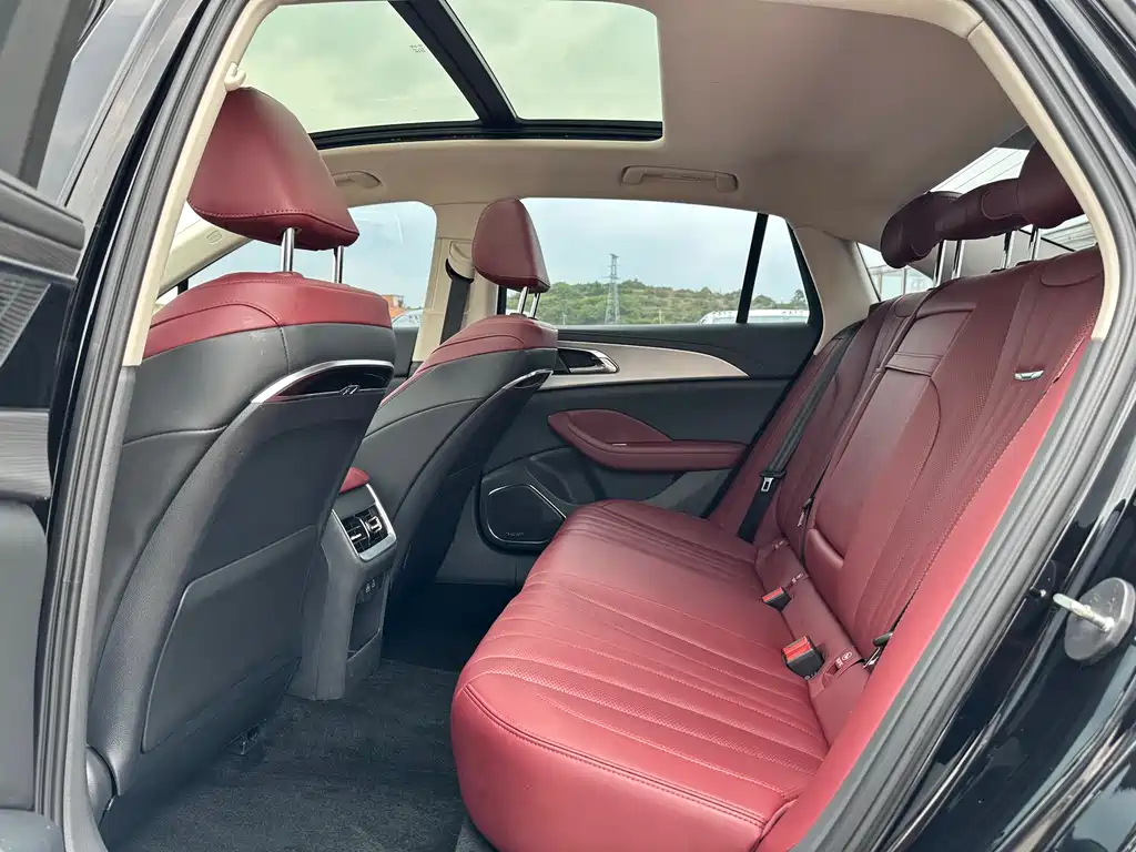 Hongqi H5 2023 2.0T Automatic Intelligent Connected Flag Edition купить на сайте DeffCars