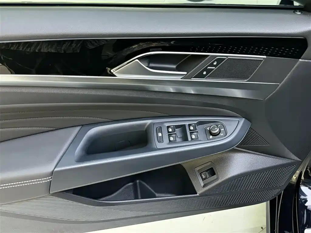 Passat 2023 facelift 330TSI Star Elite Edition купить на сайте DeffCars