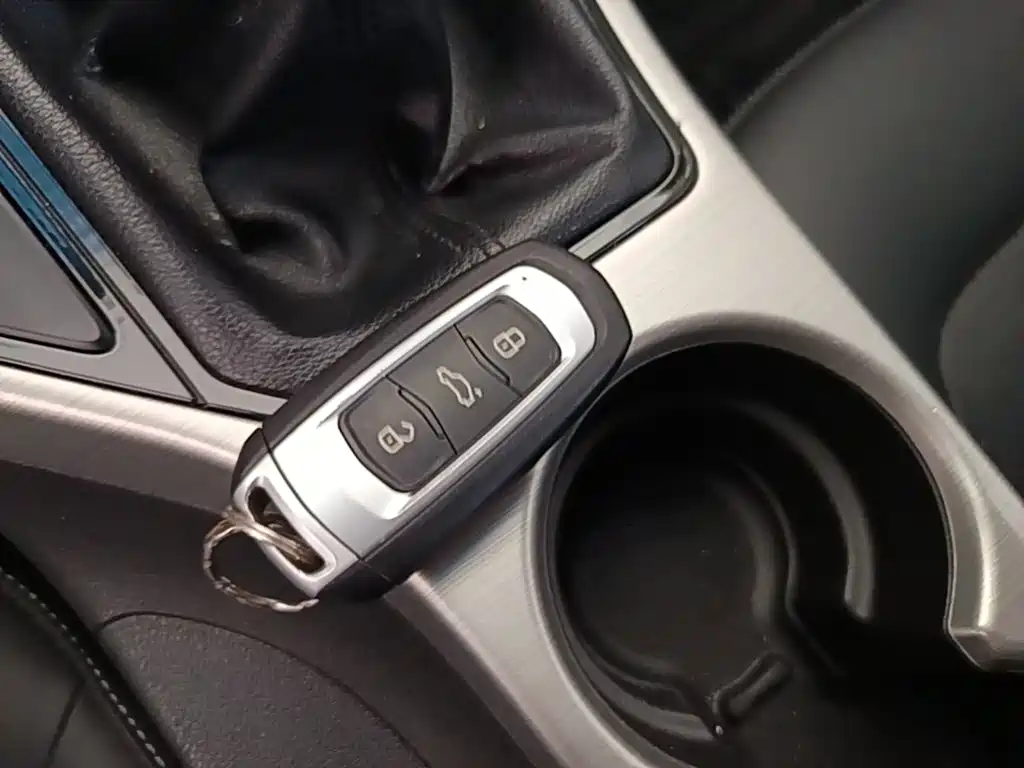 Emgrand GL 2017 1.3T Manual Elite купить на сайте DeffCars