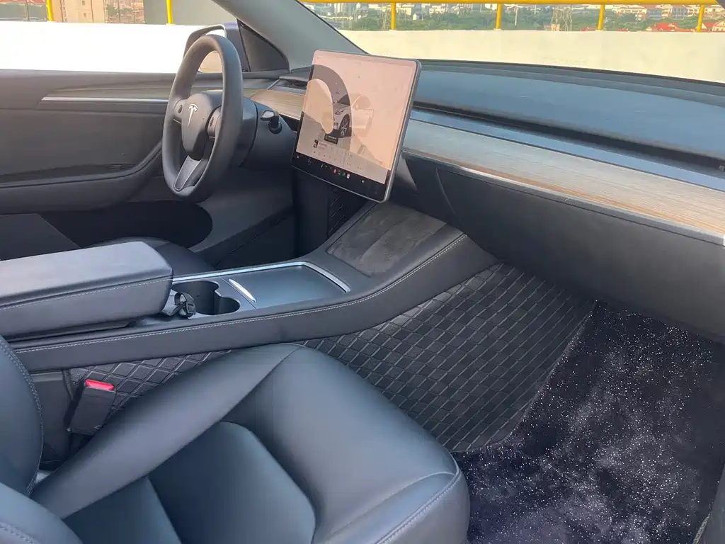 Model Y 2022 facelift rear-wheel drive version купить на сайте DeffCars