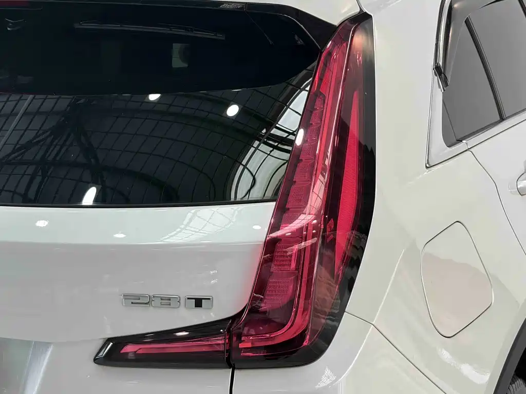 Cadillac XT4 2020 28T two-wheel drive leading model купить на сайте DeffCars