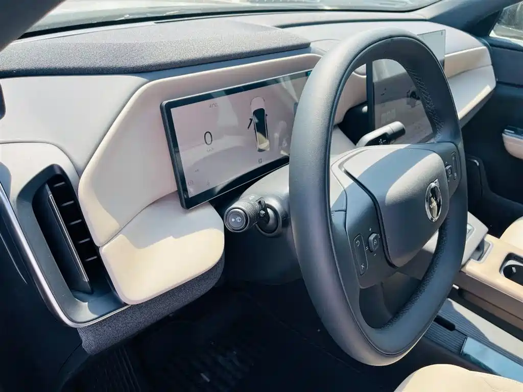 Volvo XC70 plug-in hybrid 2026 model four-wheel drive super long range Core купить на сайте DeffCars