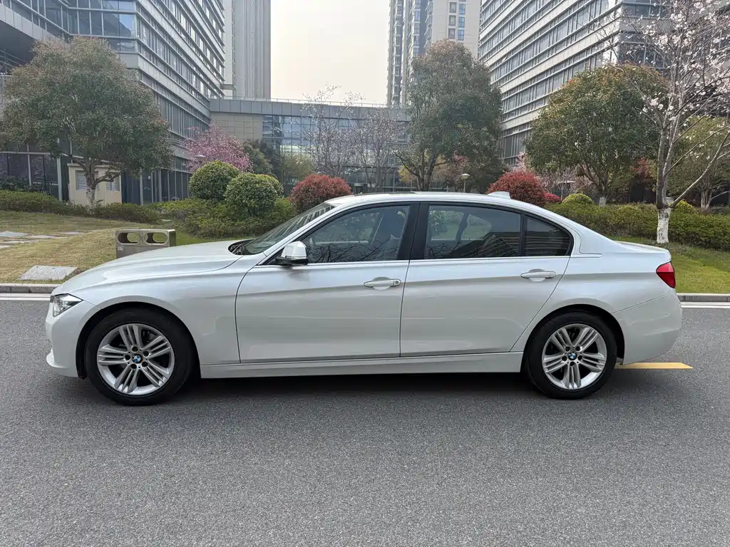BMW 3 Series 2016 320Li Fashion Model купить на сайте DeffCars