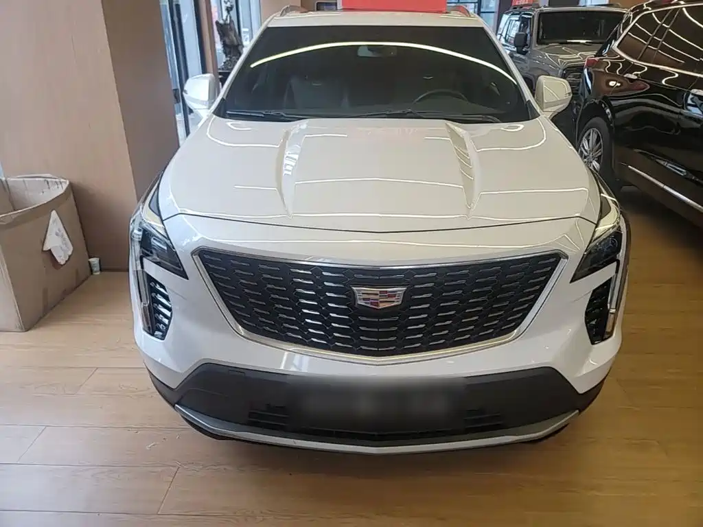 Cadillac XT4 2021 28T two-wheel drive leading model купить на сайте DeffCars