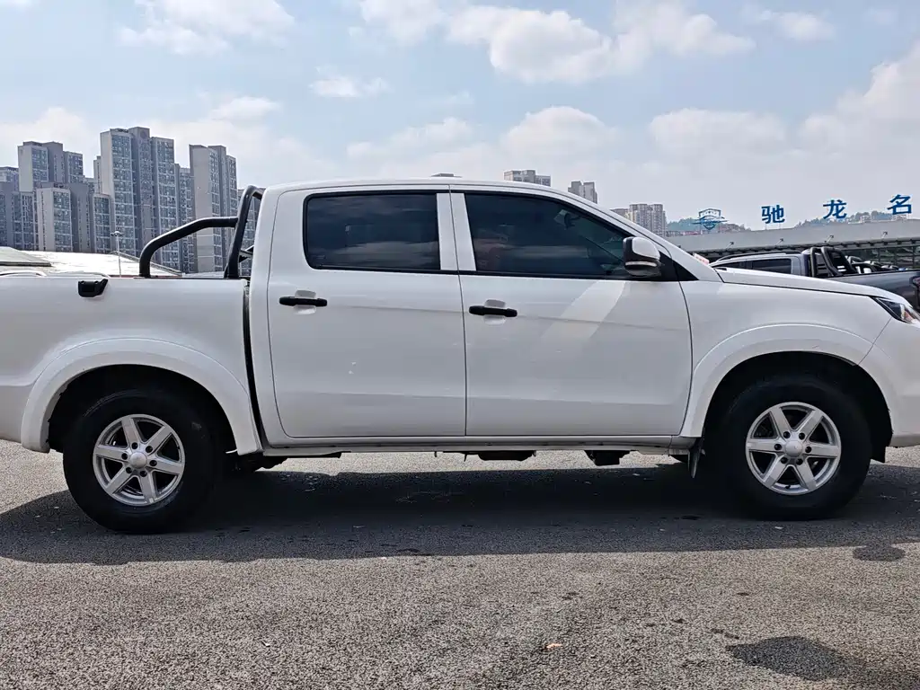 Baodian 2023 2.5T diesel two-wheel drive comfort version standard axle JX4D25A6L купить на сайте DeffCars