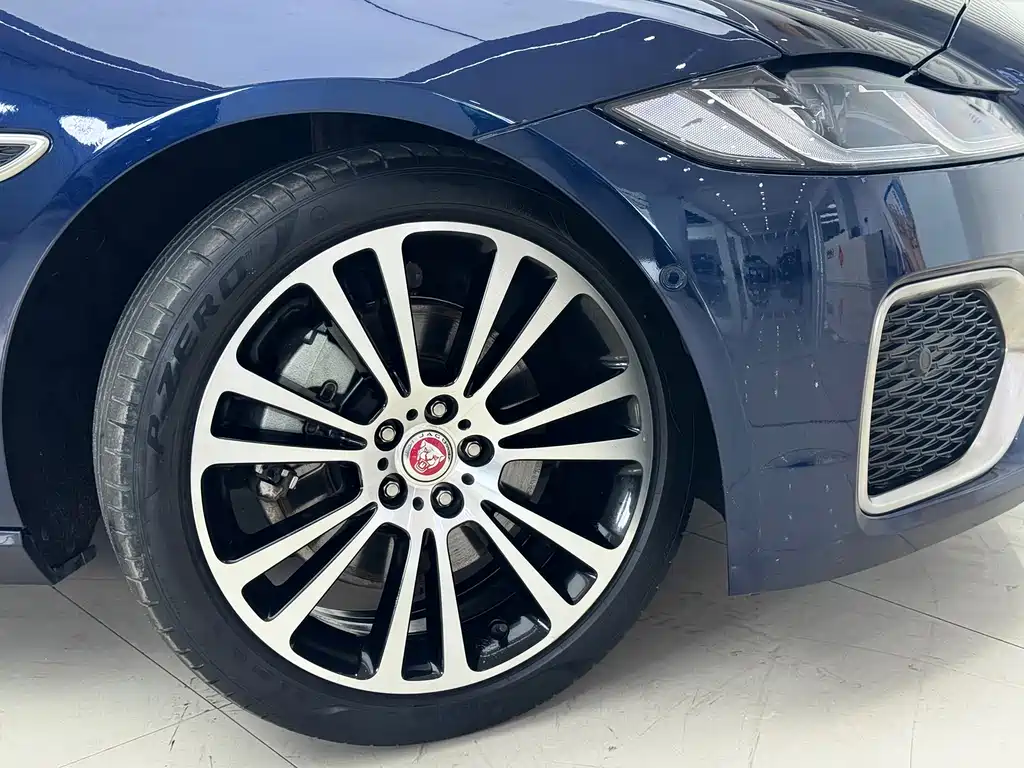 Jaguar XFL 2022 XFL 2.0T P250 two-wheel drive exclusive luxury version купить на сайте DeffCars