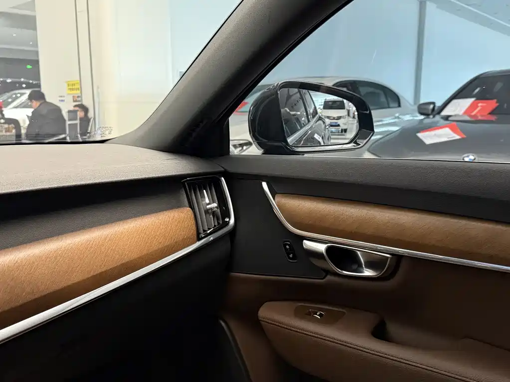 Volvo S90 2021 B5 Zhiyi Luxury Edition купить на сайте DeffCars