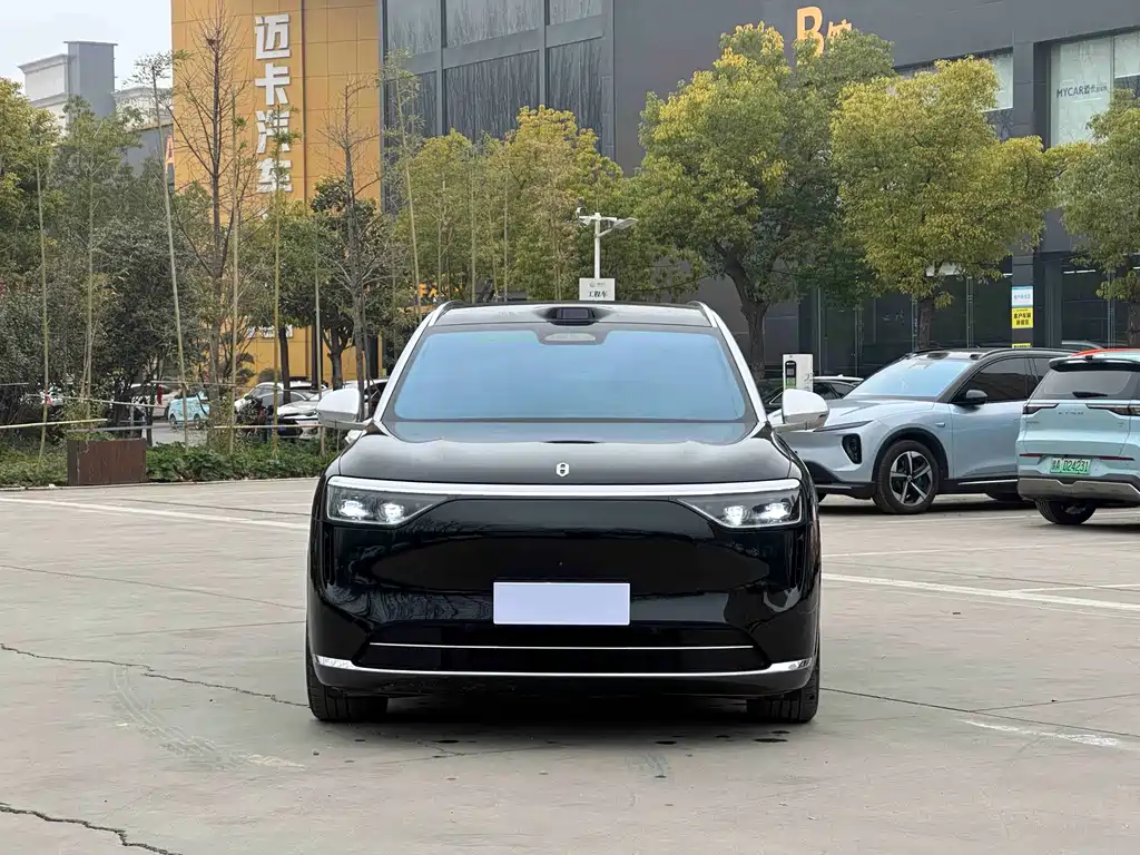 Wenjie M8 2025 extended range Max+ version 53.4kWh 6-seater version купить на сайте DeffCars