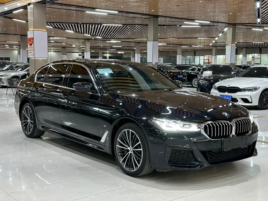 BMW 5 Series 2022 530Li Leading M Sports Package купить на сайте DeffCars