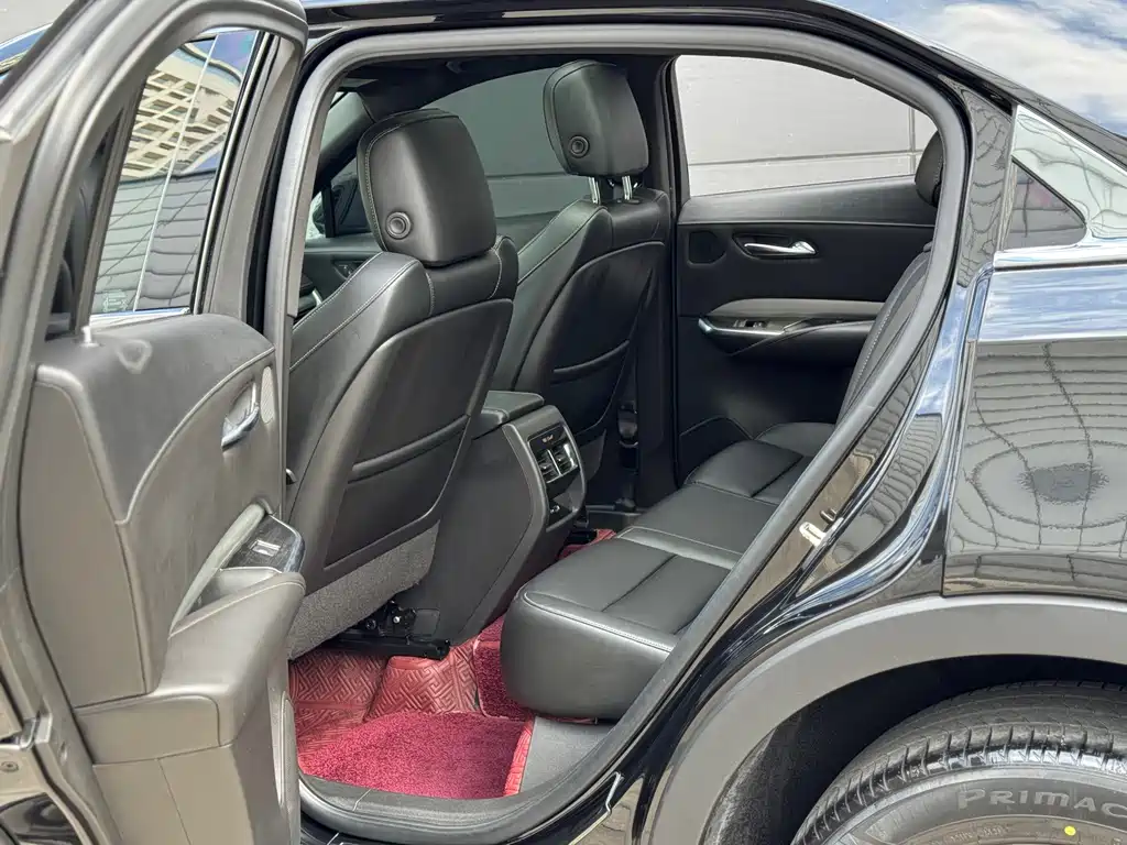 Cadillac XT4 2018 28T two-wheel drive leading model купить на сайте DeffCars