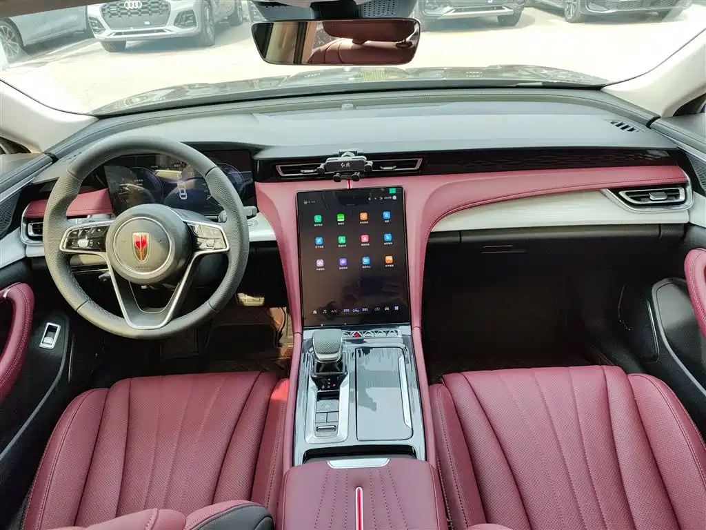 Hongqi H5 2025 2.0T automatic Qichang version купить на сайте DeffCars