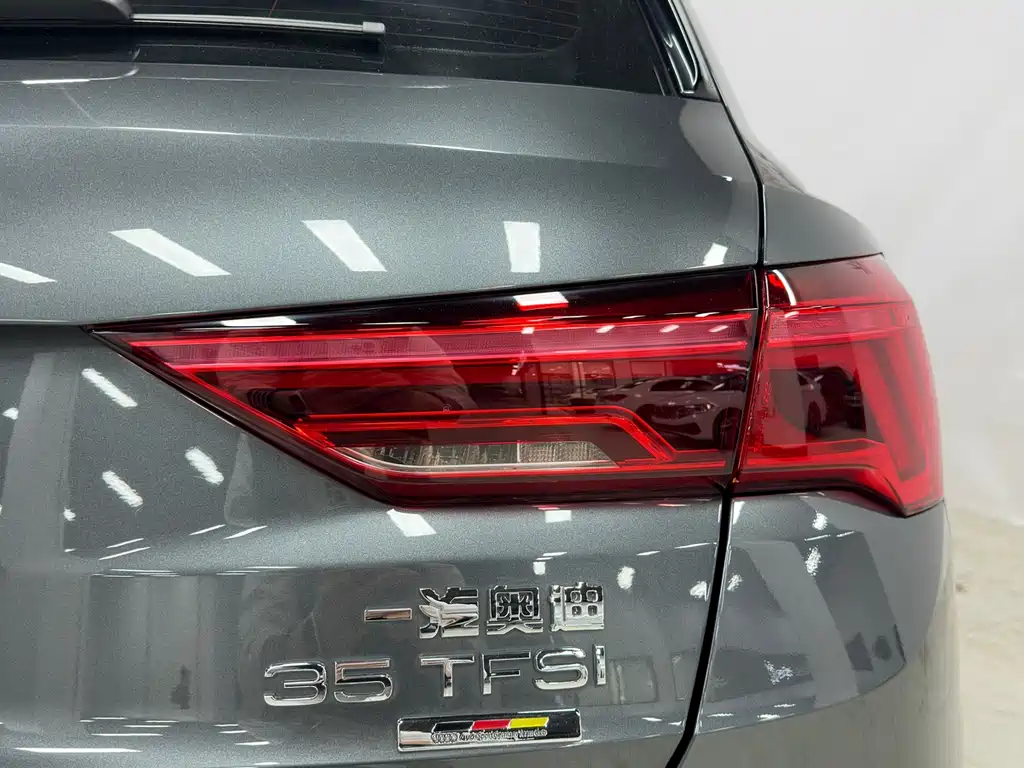 Audi Q3 2022 35 TFSI Fashionable and Dynamic купить на сайте DeffCars