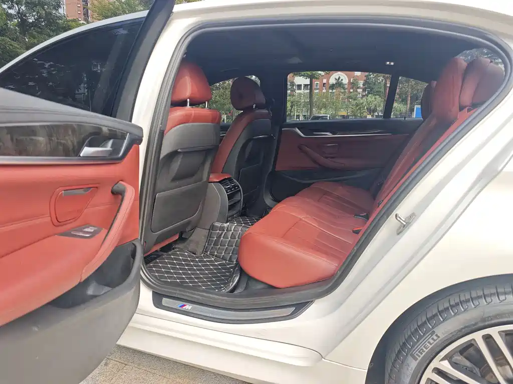 BMW 5 Series 2019 530Li Leading M Sports Package купить на сайте DeffCars