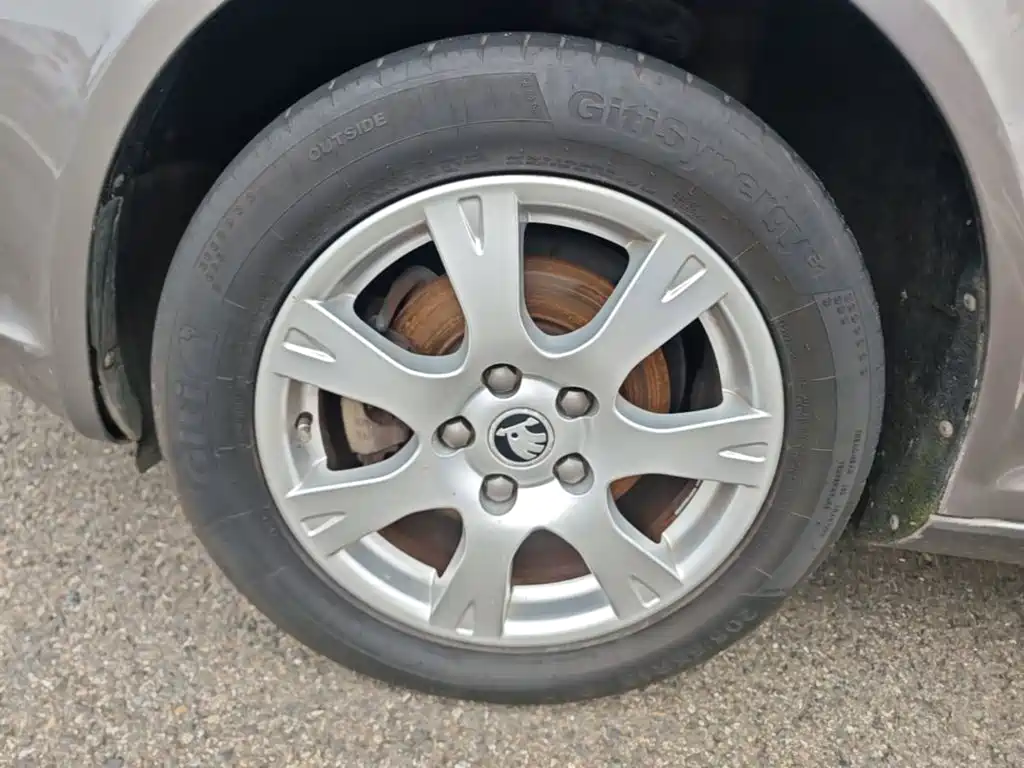 Octavia 2015 Classic 1.6L Automatic Yijie Edition купить на сайте DeffCars