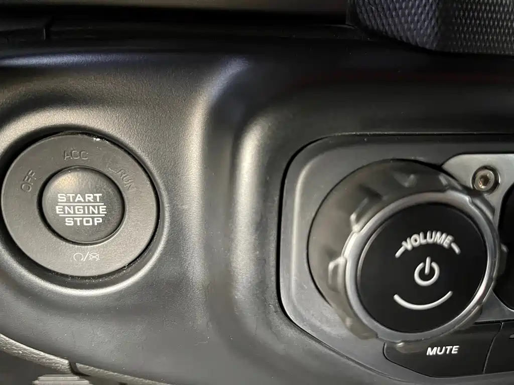 Wrangler 2019 2.0T Sahara four-door version National V купить на сайте DeffCars