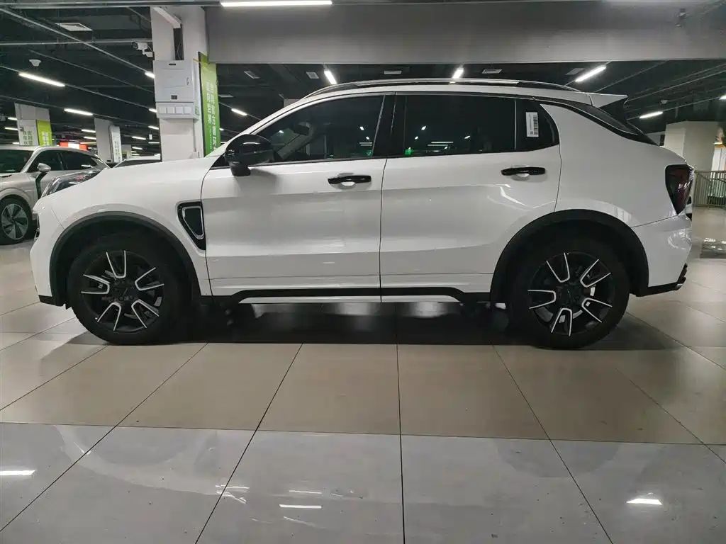 Lynk & Co 01 2024 2.0TD 2WD Global Pro купить на сайте DeffCars