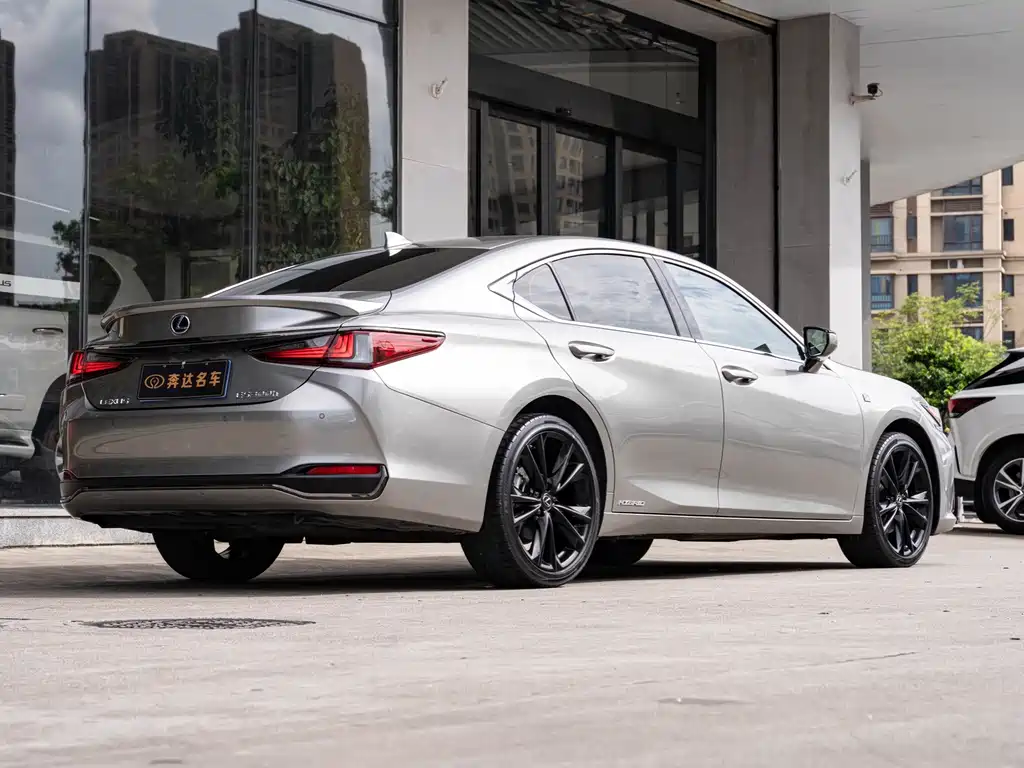 Lexus ES 2021 300h F SPORT купить на сайте DeffCars