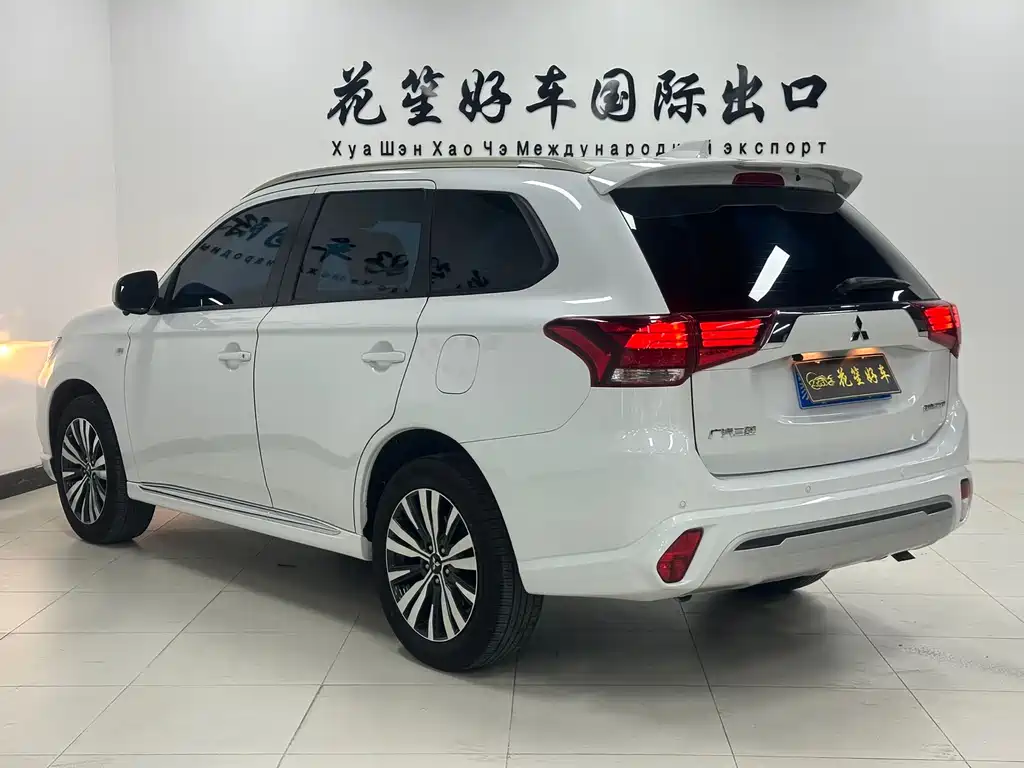 Outlander 2021 2.0L 2WD Smooth Edition 5 seats купить на сайте DeffCars