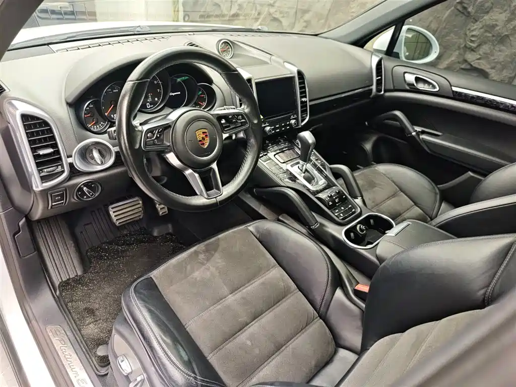 Cayenne 2016 Cayenne Platinum Edition 3.0T купить на сайте DeffCars