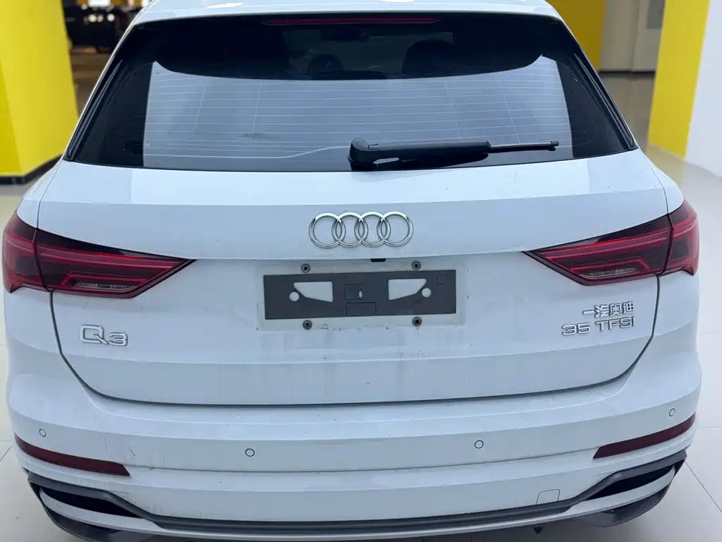 Audi Q3 2022 35 TFSI aggressive and dynamic купить на сайте DeffCars